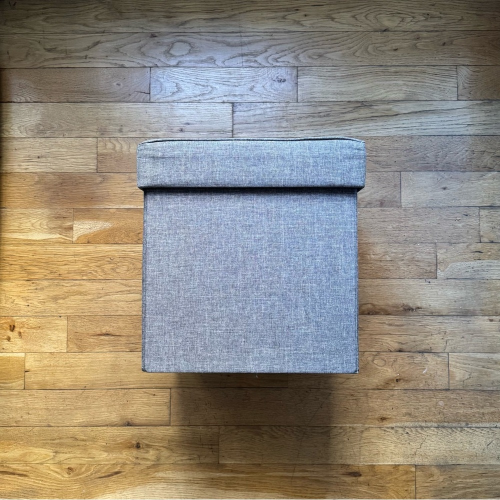 Ottoman & storage bin cube (O/S)